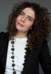 Arsinée Khanjian