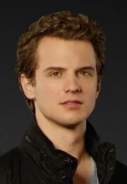 Freddie Stroma