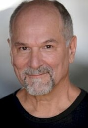 John Kapelos