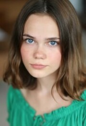 Oona Laurence